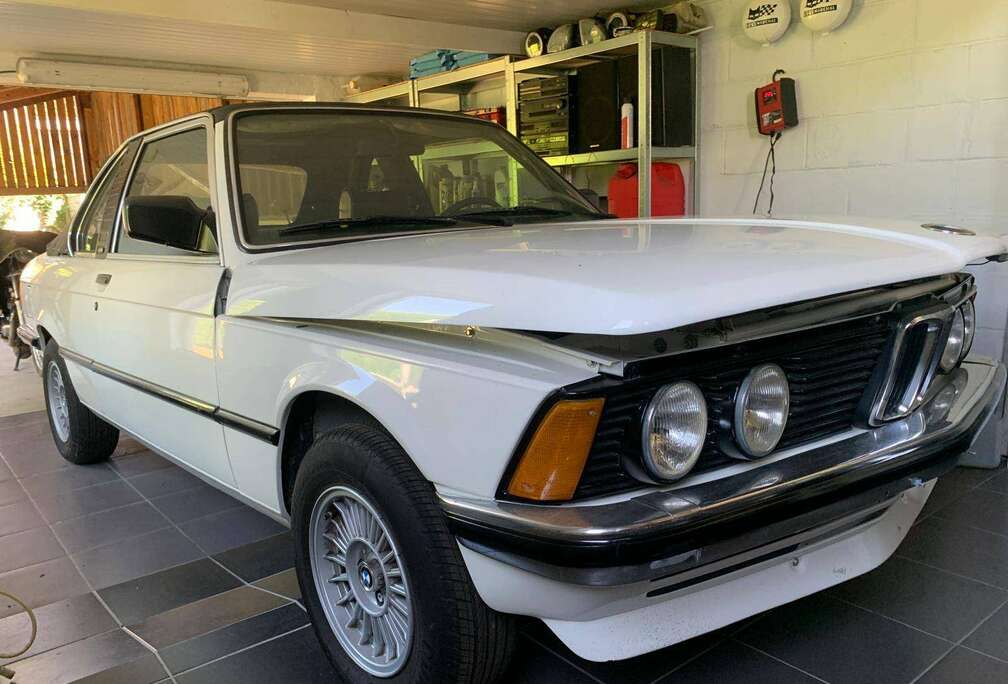 BMW E 21  320/6  CABRIOLET BAUER CARBU 6 CYLINDRE