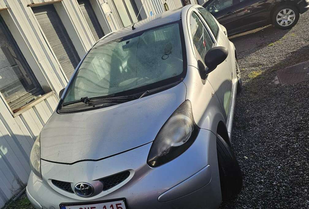 Toyota 1.0i VVT-i Car Dance