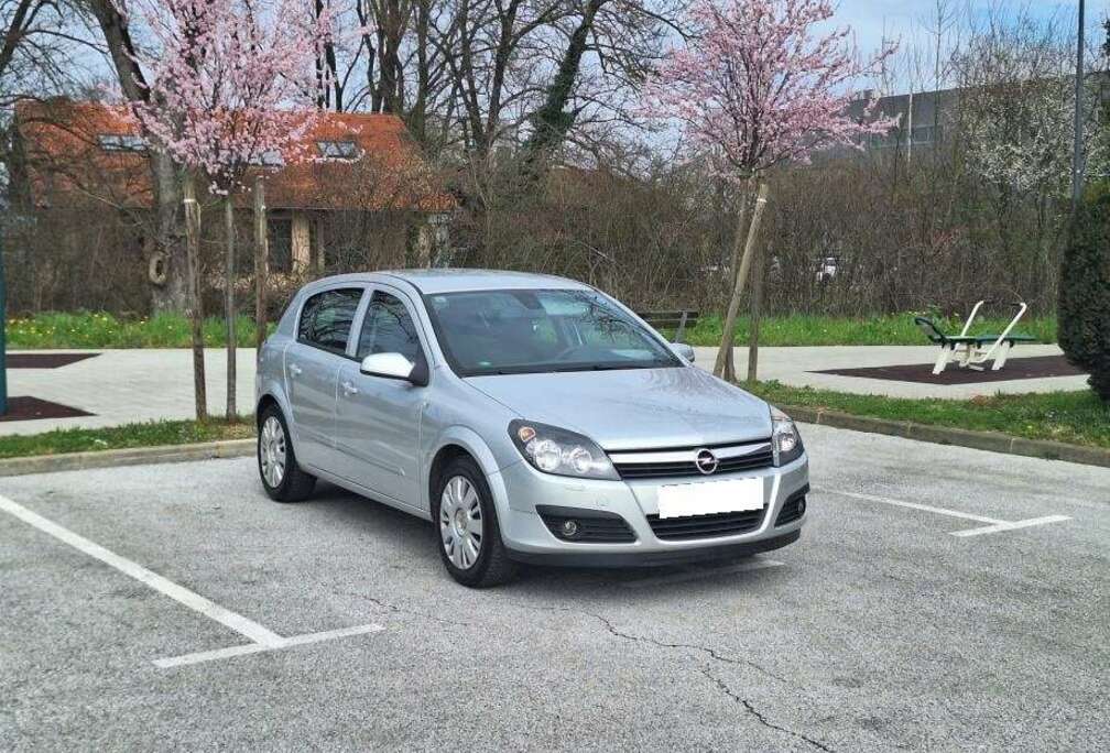 Opel Astra+1.6i+Cosmo