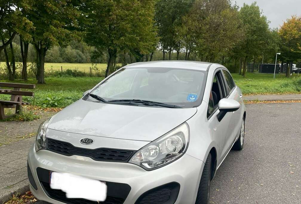 Kia kia rio 1.4 essence