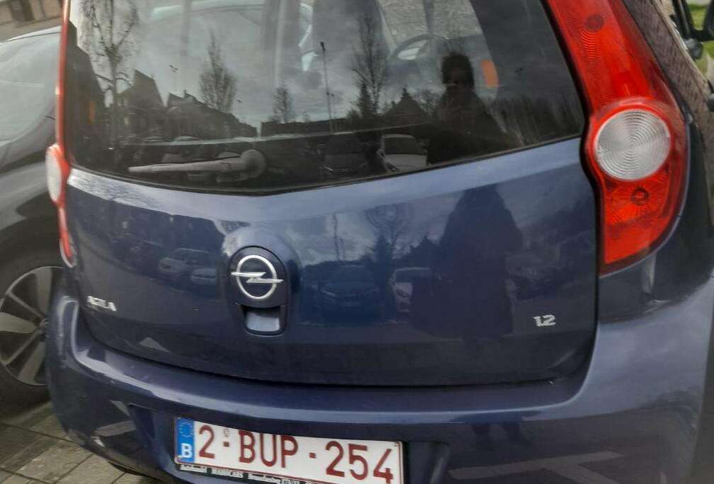 Opel Agila 1.2i Essentia