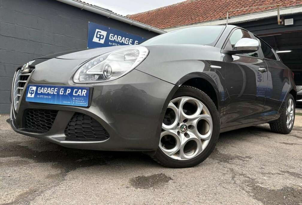 Alfa Romeo 1.6 JTDm Distinctive