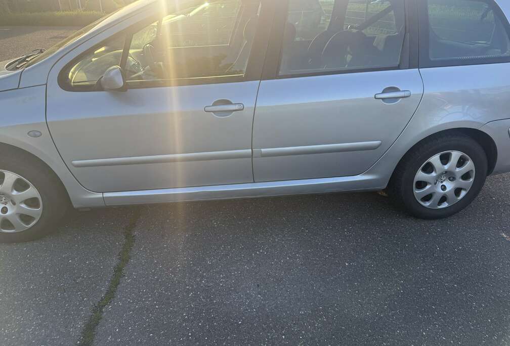 Peugeot Met Kureng 1.6 Good Staart