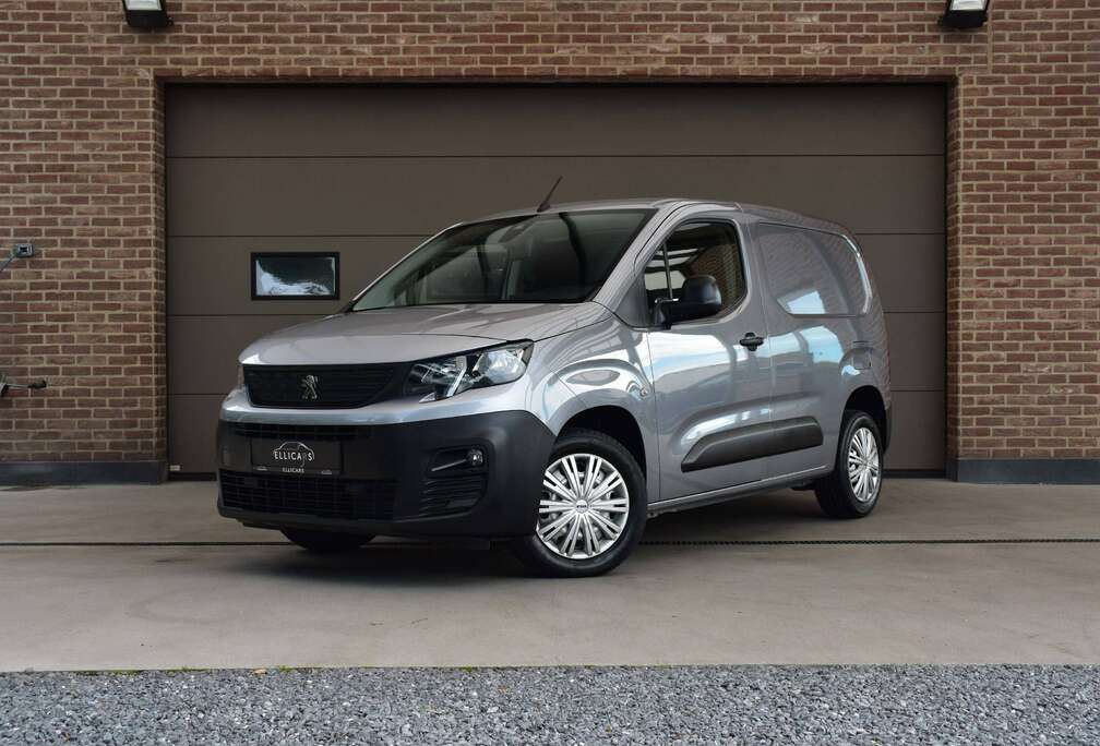 Peugeot 1.6 HDI / L1 / 3 ZIT / CARPLAY / CAMERA / GPS / DAB / TREKHAAK