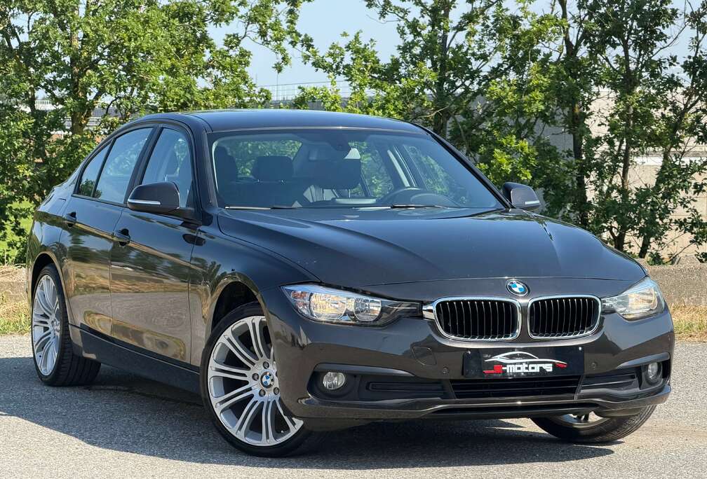 BMW  AUTOMATIQUE  TRÈS PROPRE  ROULE PARFAITEMENT