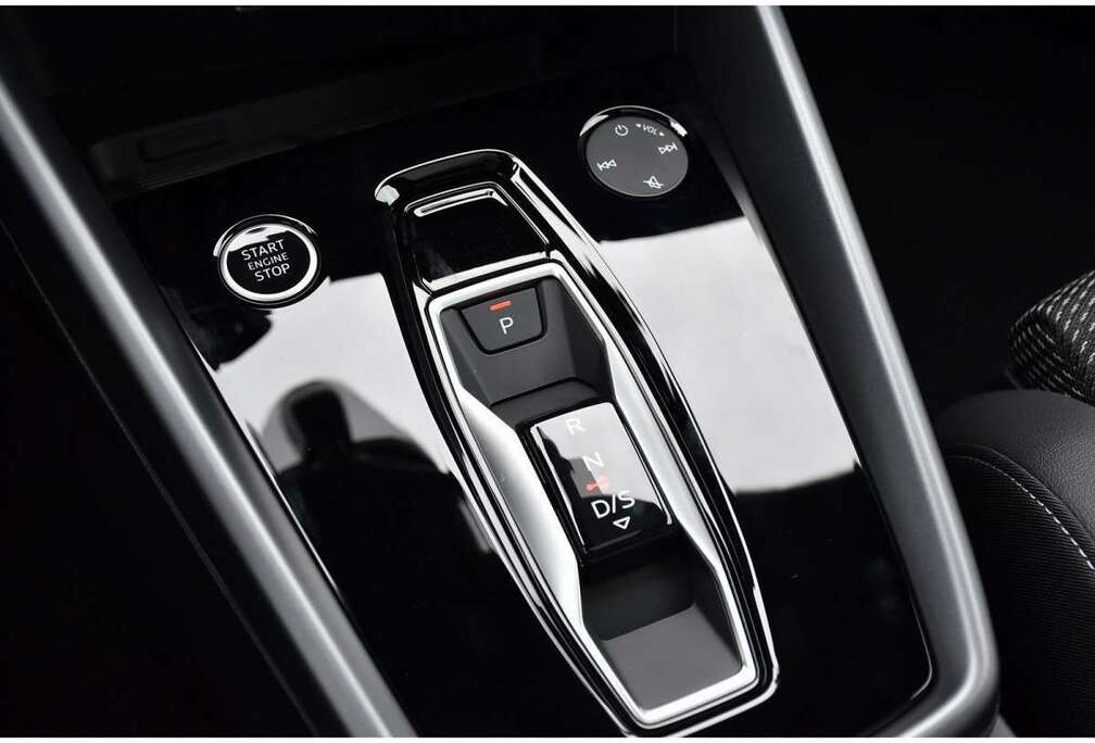 Audi Sportback 35 TDI S-Line TO SONOS SIDE MATRIX JA19