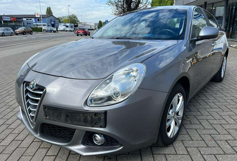 Alfa Romeo 1.6 JTDm Distinctive