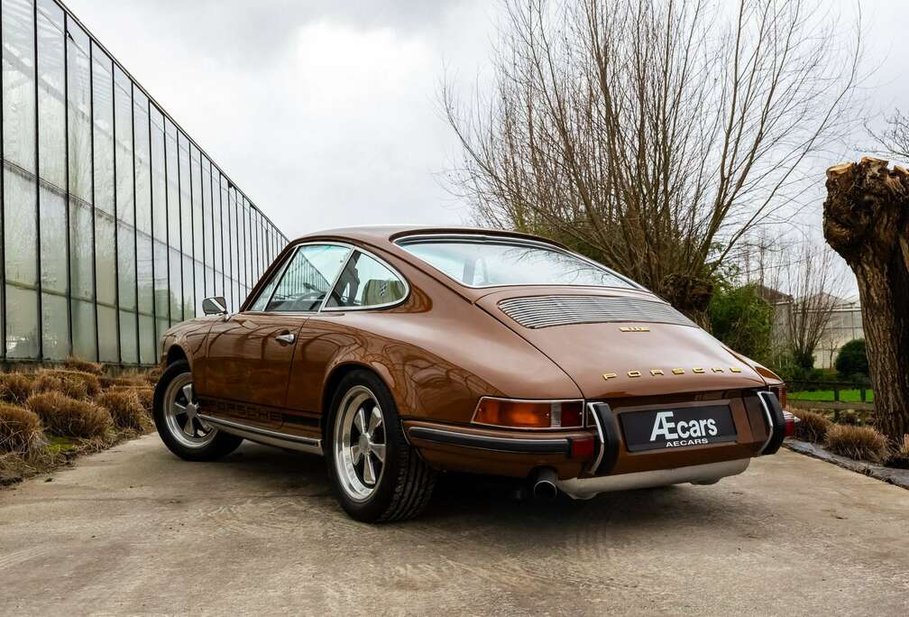 Porsche *** 911 / E / MANUAL / FULL RESTORATION ***