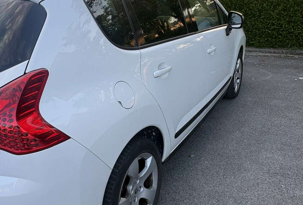 Peugeot 1.6i Premium Pack