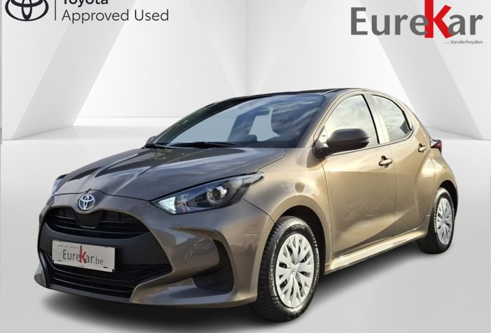 Toyota 1.5 HYBRID DYNAMIC + NAVI