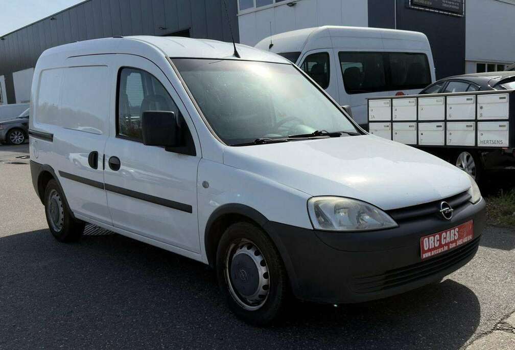 Opel Combo Tour 1.3 CDTi Essentia (Hayon/Achterklep)
