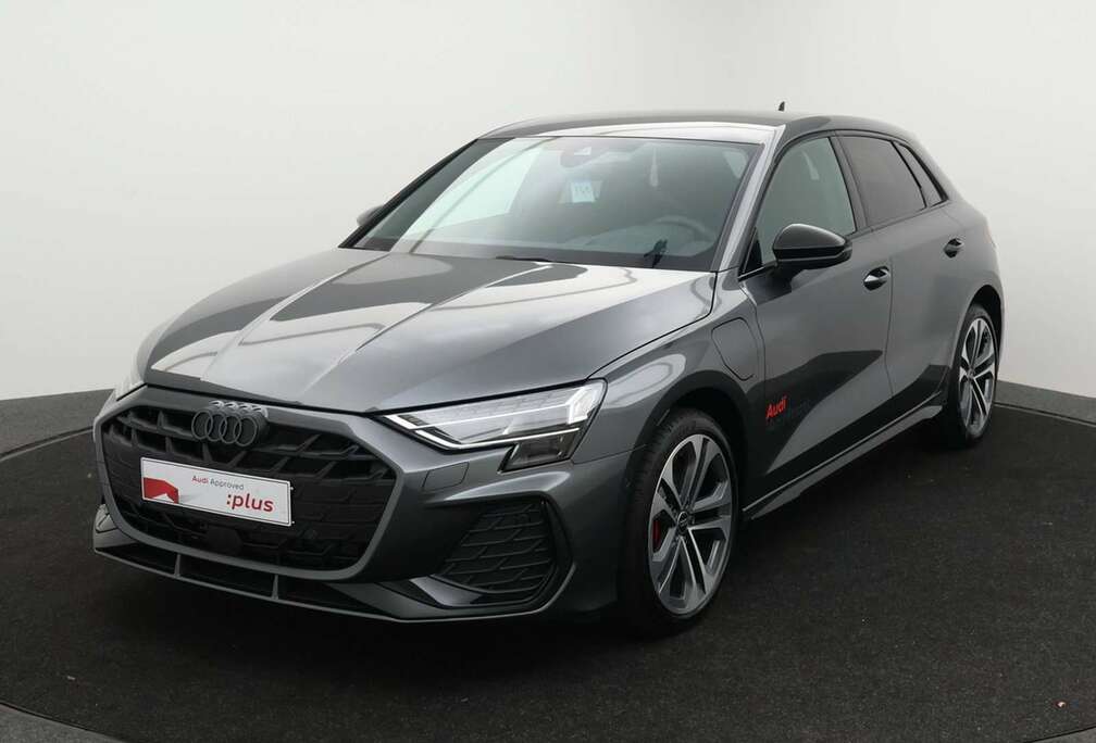 Audi Audi A3 Sportback Competition 45TFSIe 270PK AUTOMAAT* DEMO