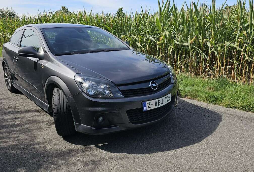 Opel Astra GTC 1.6i Sport