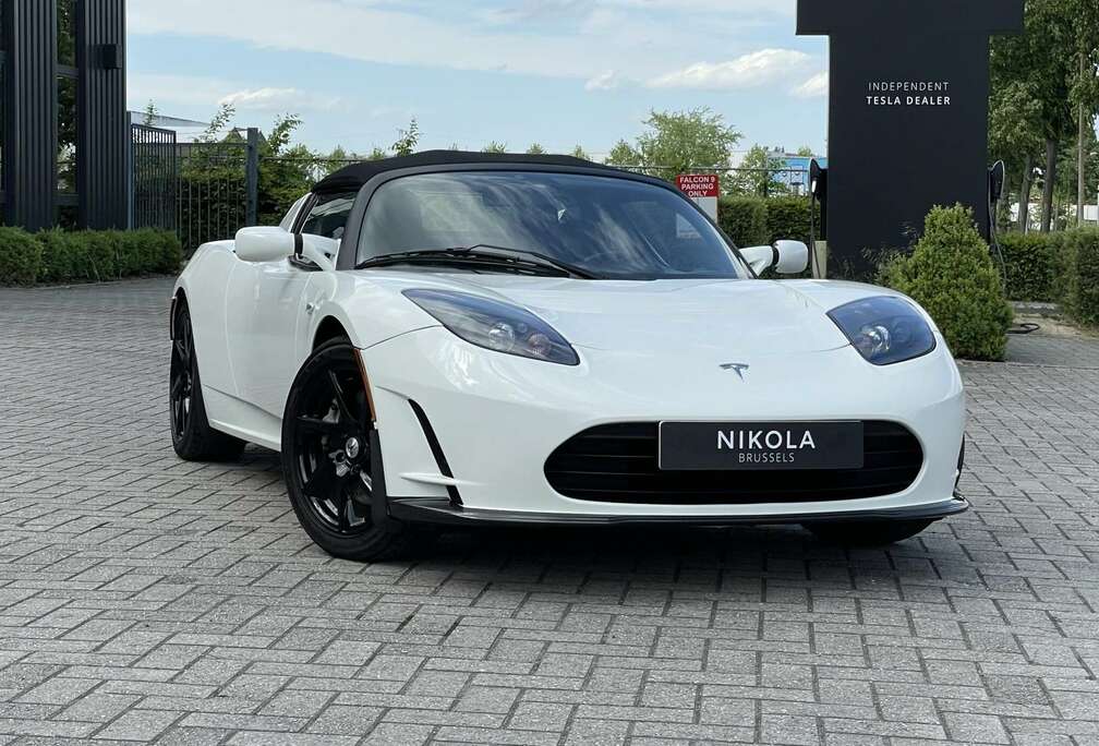 Tesla V2.5 - HEATED SEATS - 2 DIN SCREEN