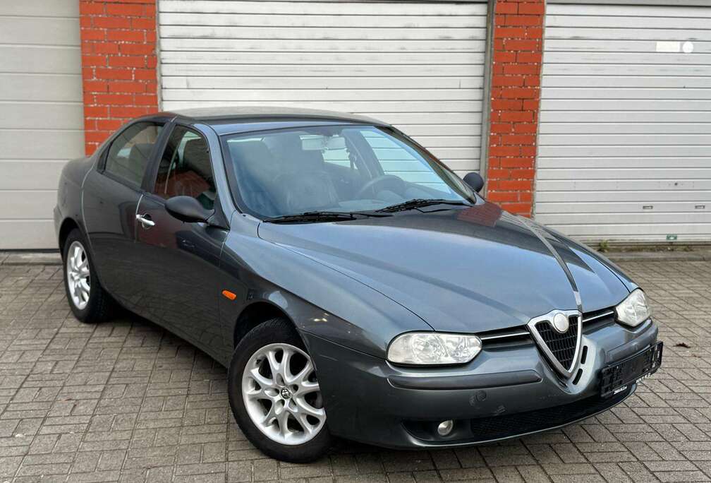 Alfa Romeo 1.8i BENZINE * LEDEREN ZETELS * AIRCO * KEURING VOOR VERKOOP * GOEIE STAAT