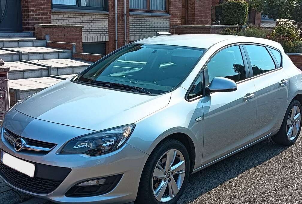 Opel Astra 1.4i Design Edition