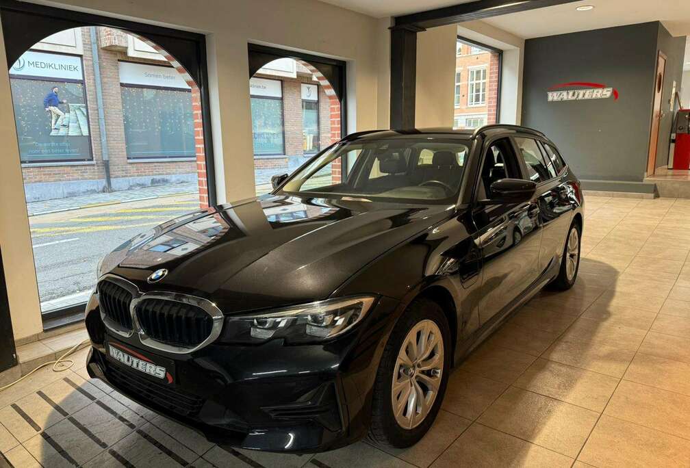 BMW 330e Touring Aut. PLUG IN / CARPLAY