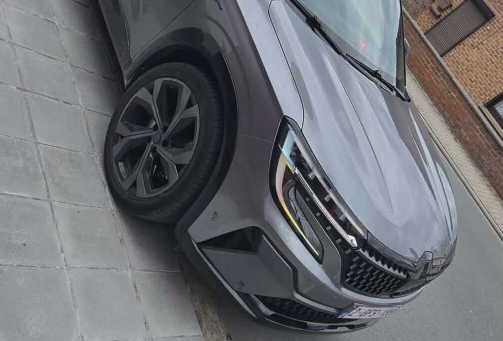 Renault Iconic esprit Alpine E-Tech full hybride 200