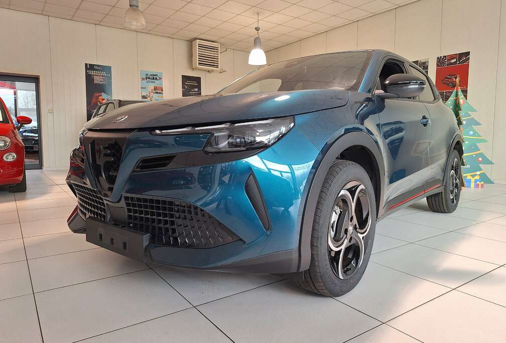 Alfa Romeo Junior 1.2 VGT Ibrida Speciale