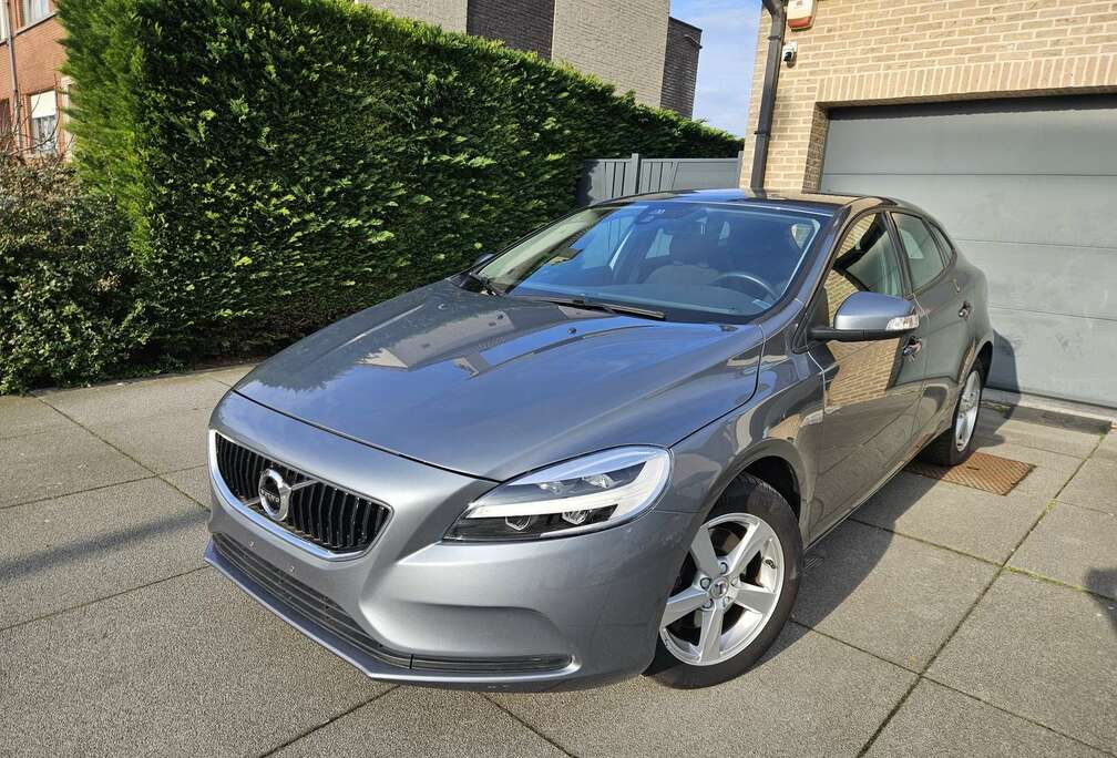 Volvo 2.0 Luxury Edition / GPS / LED / *SUPER DEAL*