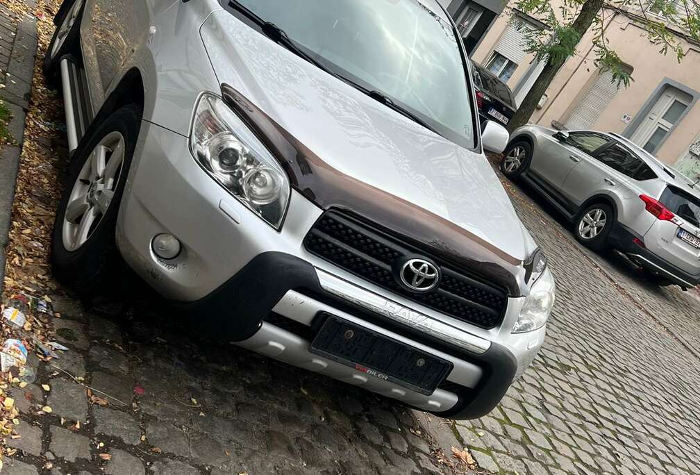 Toyota RAV4 2.0i VVT-i 16v VIP