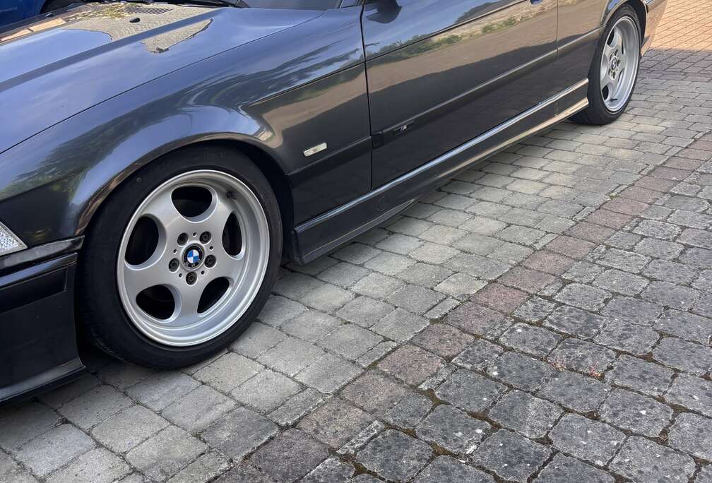 BMW 318i Pack Plus
