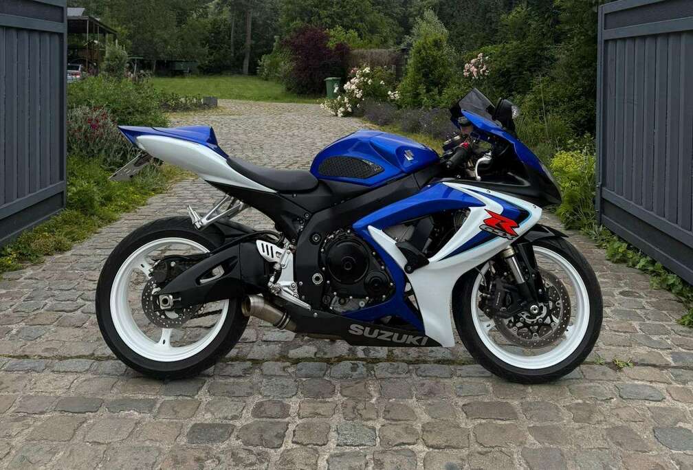 Suzuki *Triton Blue* @AelbrechtMotors ***SOLD***