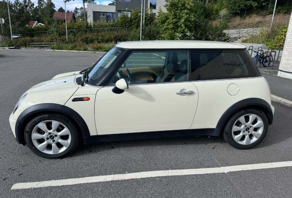 MINI Cooper 1.6L
