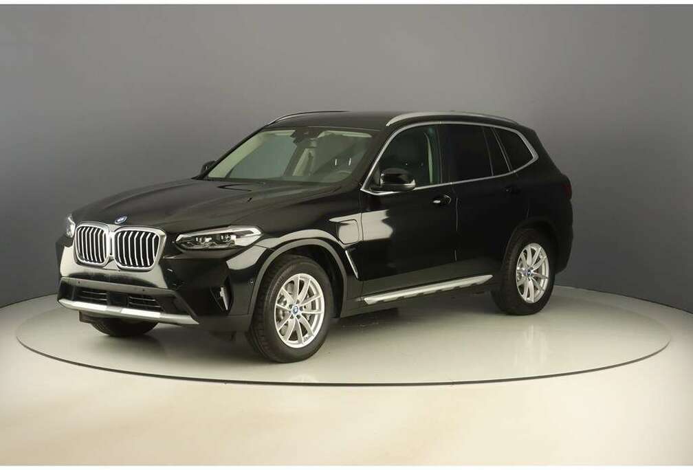 BMW xDrive30e 272pk