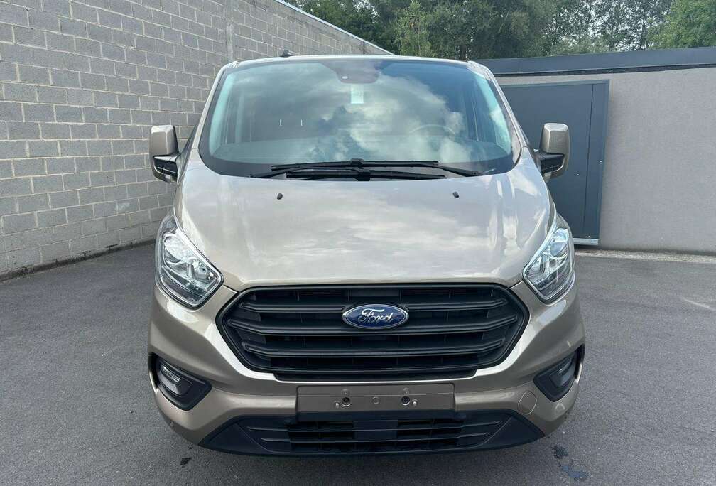 Ford L2d  8Pl  NAV,ALU,CRUISE ,Tinted windows 5 doors