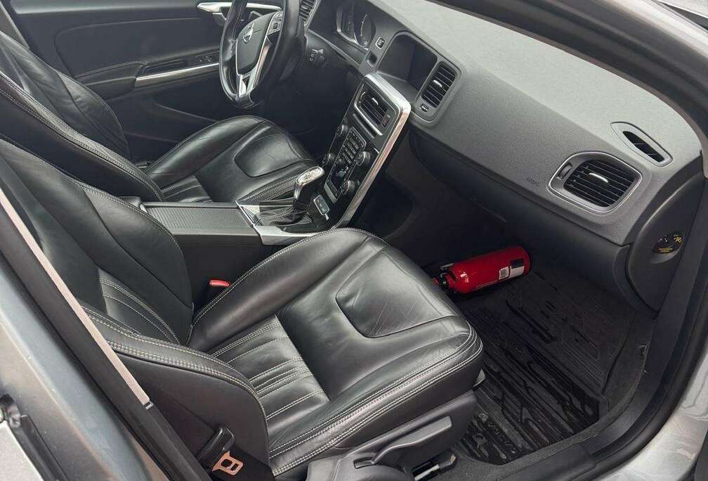 Volvo D6 Plug-In-Hybrid AWD Geartronic Summum