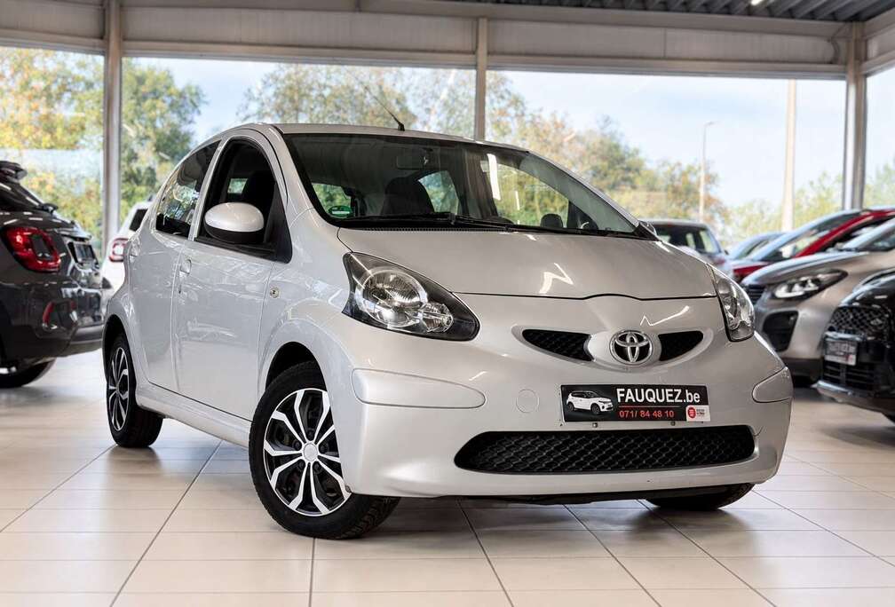 Toyota 1.0i || Boîte automatique || Radars de recul • Climatisation || Garantie 12 mois
