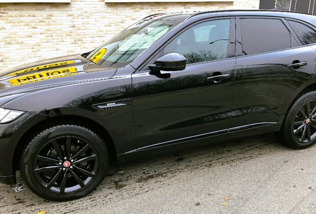 Jaguar F-Pace R-Sport (Black Exterior Pack)