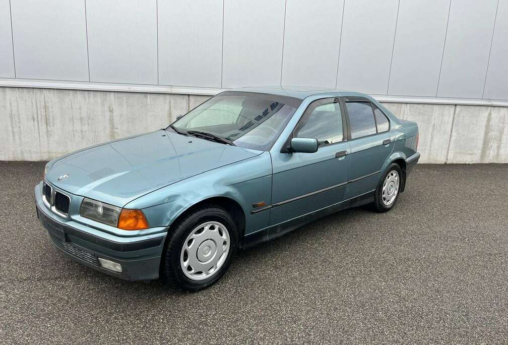 BMW 320i