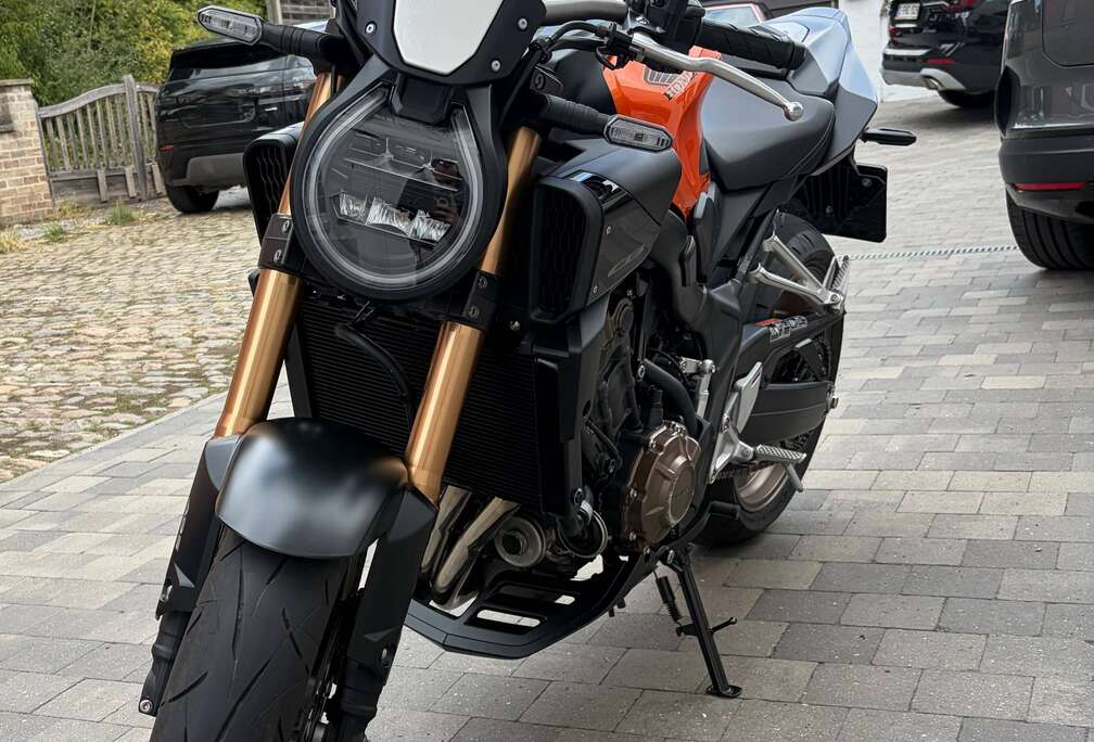 Honda R E-Clutch Sport