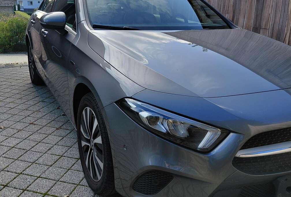 Mercedes-Benz A 250 e 8G-DCT Style