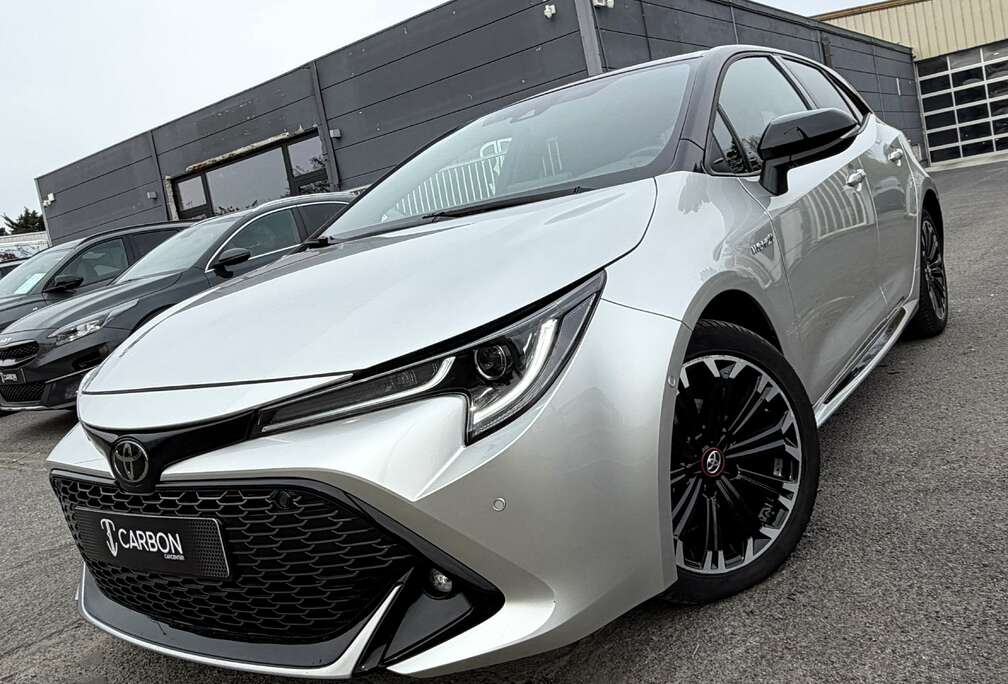 Toyota Hybrid 1.8 GR Sport e-CVT LED/CAMERA/NAVI/KEYLESS