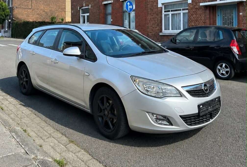 Opel Je vend une Opel Astra 1.7 CDTI 110ch