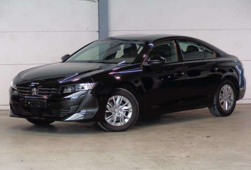 Peugeot 1.2i Active EAT8 - GPS - Camér