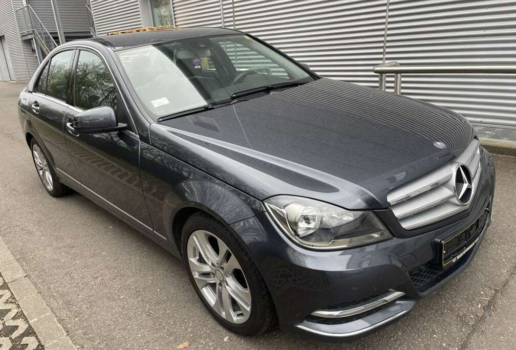 Mercedes-Benz 1.6 Essence 156