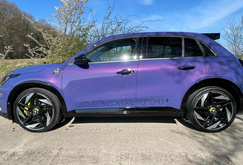 Abarth e-600 54 kWh Scorpionissima Scorpionissima  TVAC