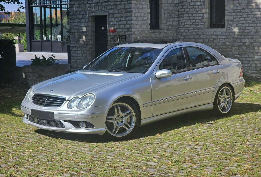 Mercedes-Benz V8