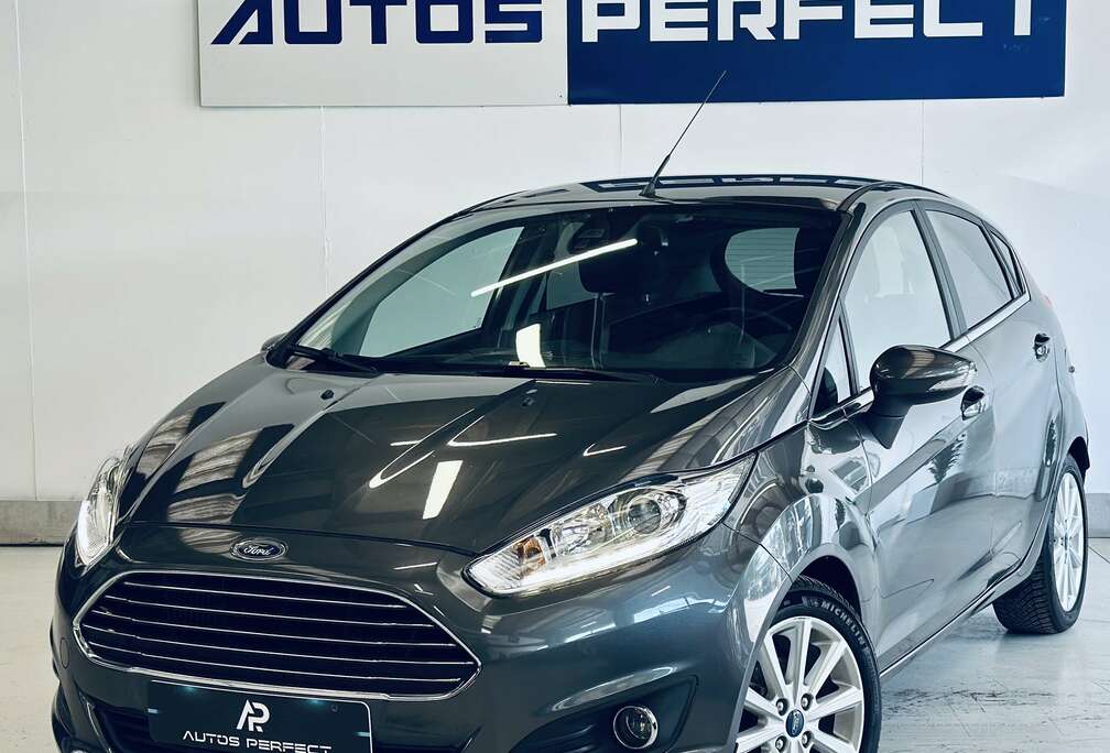 Ford 1.0 PDC CLIM BLUETOOTH ISOFIX START STOP JA16