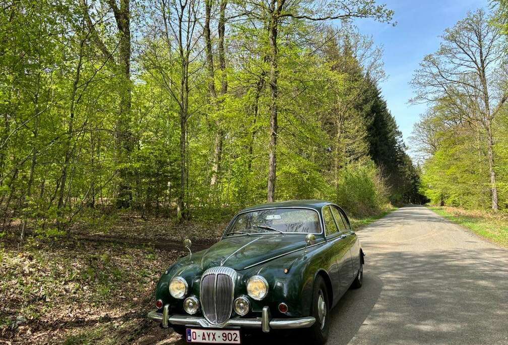 2,5L V8 Saloon