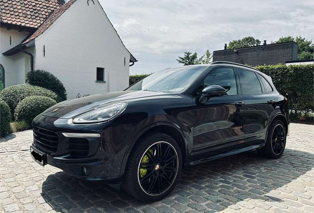 Porsche S E-Hybrid 3.0 V6