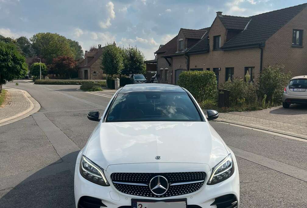 Mercedes-Benz de 9G-TRONIC AMG Line