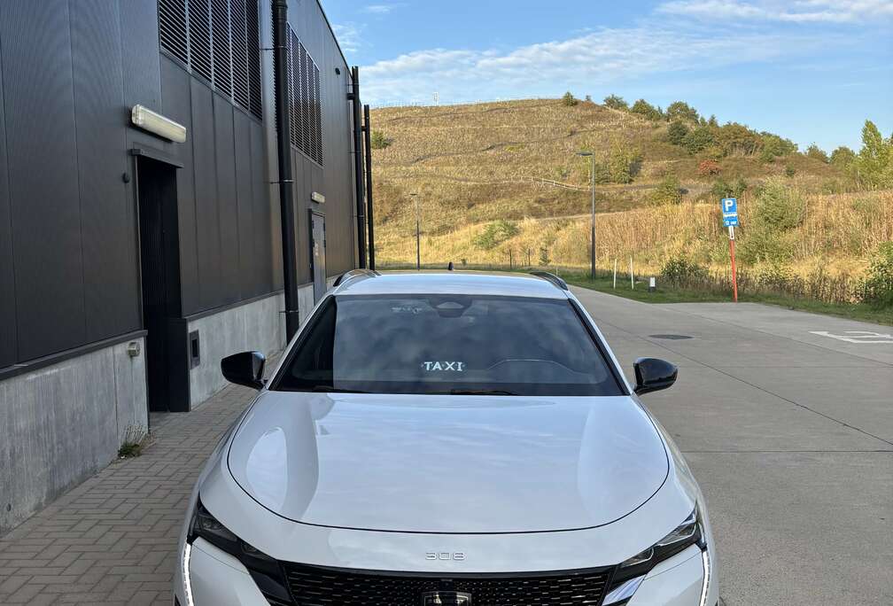 Peugeot SW Plug-In GT Hybrid 136 e-DSC6 Full Option -