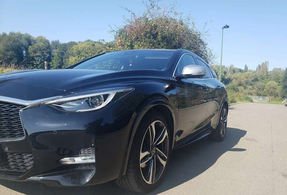 Infiniti 1.6t 156 7DCT Sport