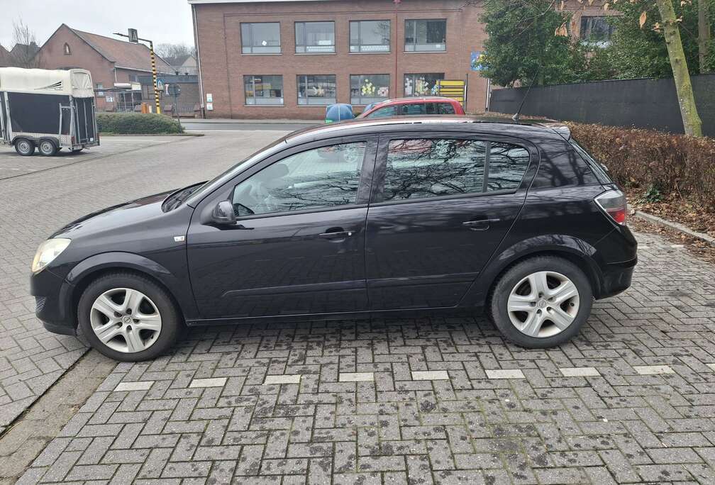 Opel Astra 1.7 CDTI DPF Selection 110 Jahre