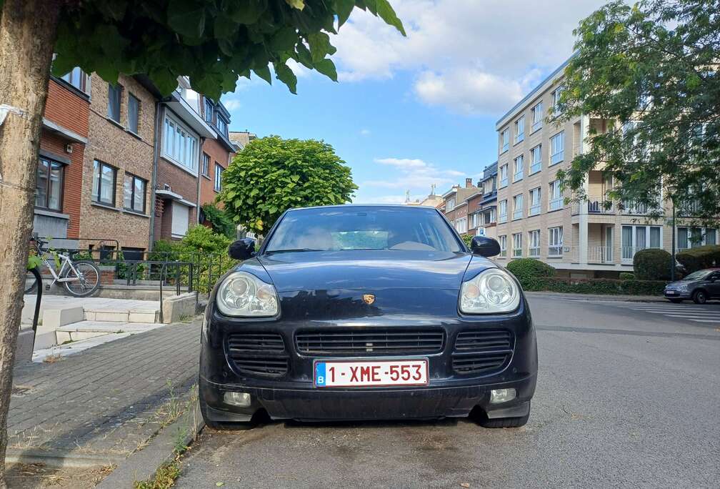 Porsche 4.5i V8 Tiptronic S